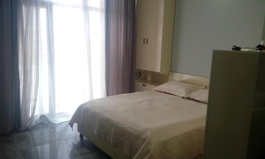 Apartament Gia Batoemi Buitenkant foto