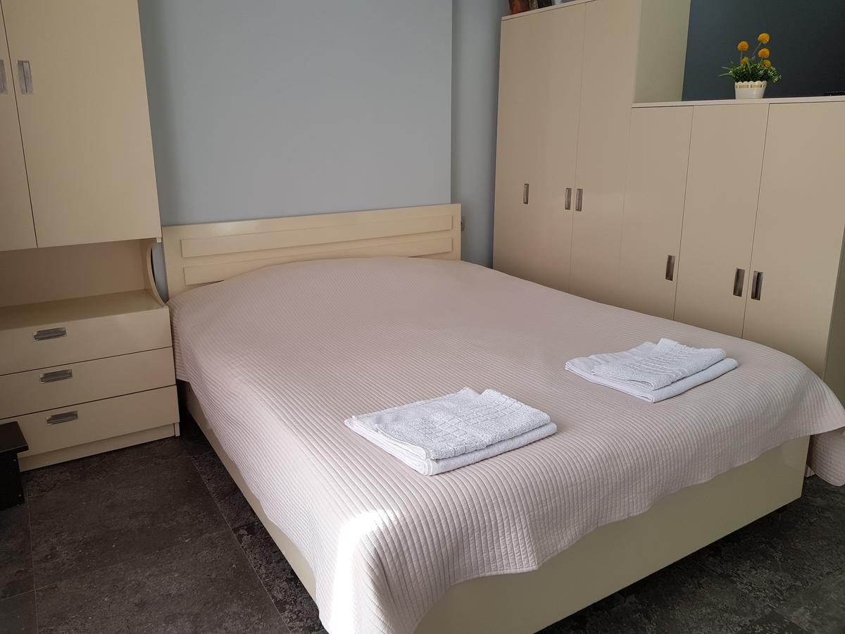 Apartament Gia Batoemi Buitenkant foto